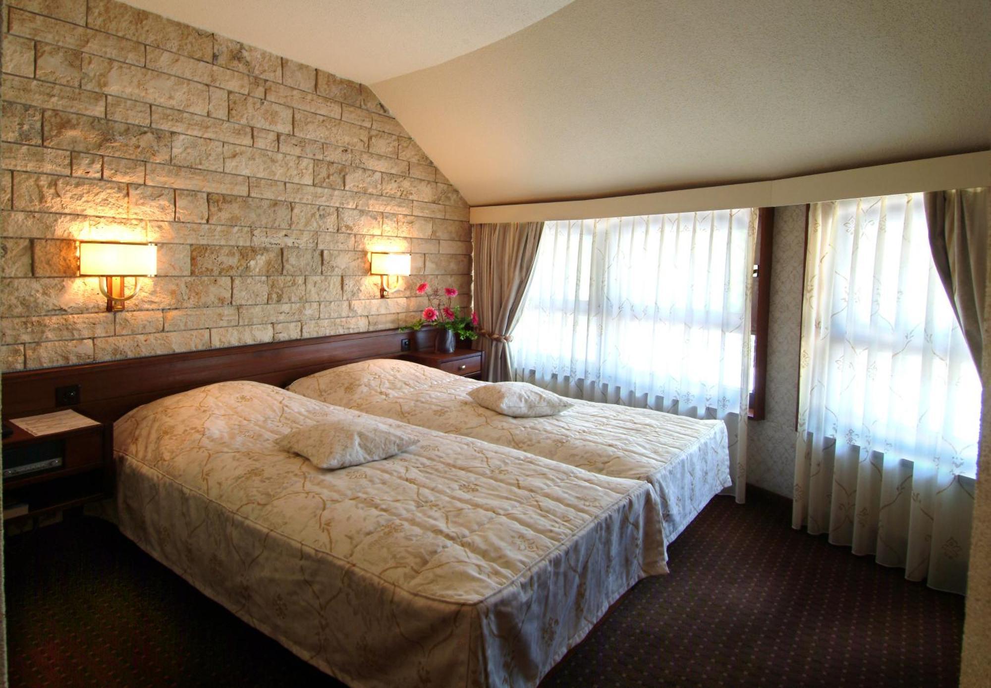 Hotel Restaurant La Porte D'Octodure Martigny Dış mekan fotoğraf